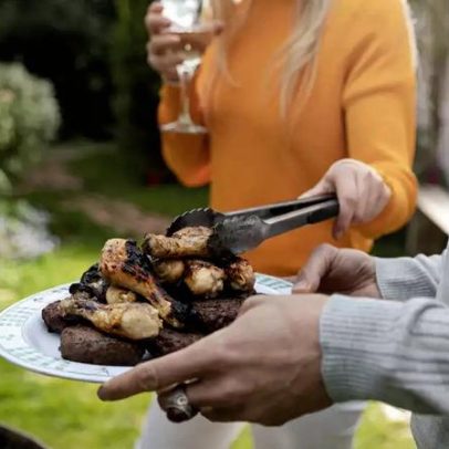 Estudo associa consumo de carne à maior chance de chegar aos 100 anos