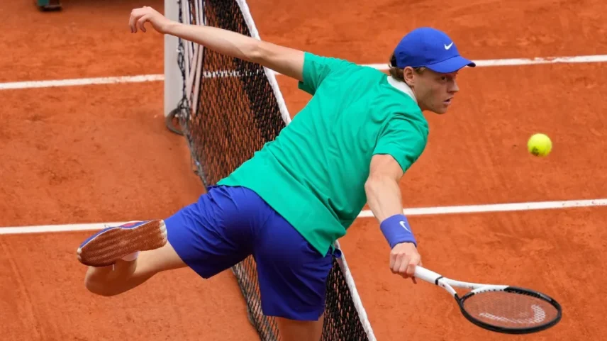 Sinner passa mal por calor e é eliminado em Roland Garros