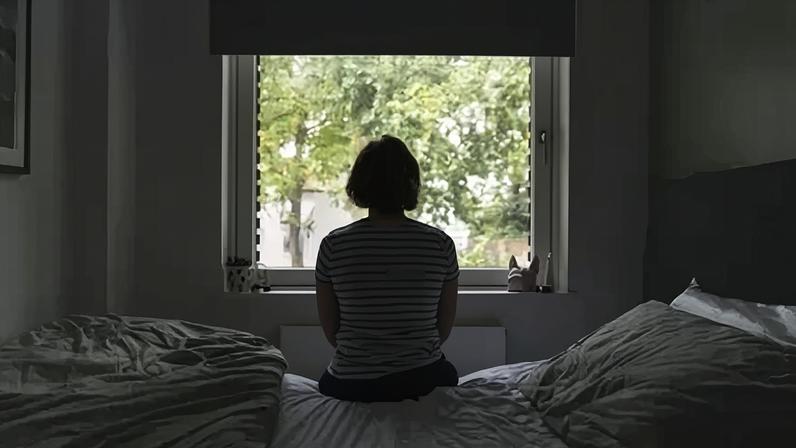 A solidão aumenta o risco de morte independentemente da saúde física e mental, aponta estudo