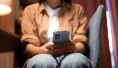 Redes sociais podem aumentar a solidão em adultos, aponta estudo