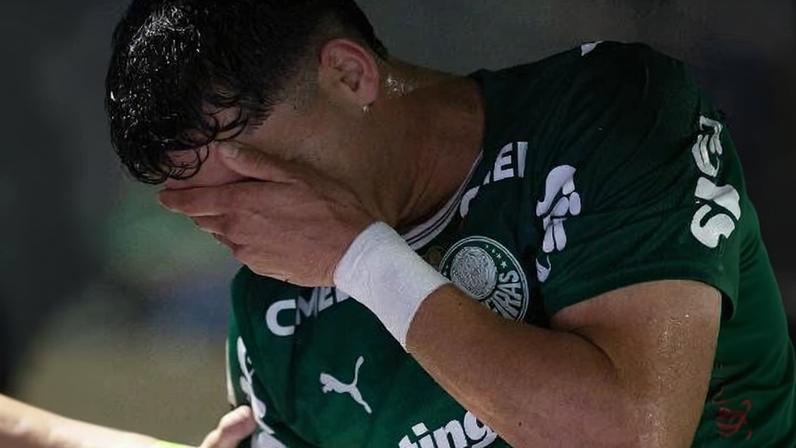 Sosa deixou o jogo contra o Cruzeiro com muitas dores no tornozelo esquerdo