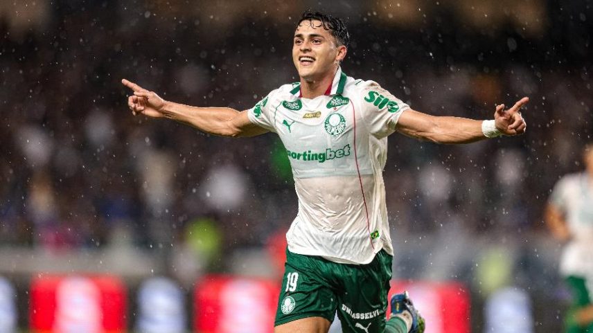 Sosa, do Palmeiras, comemora gol contra Remo, pelo Brasileirão