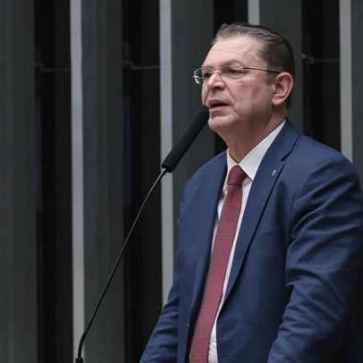 Líder do PL articula PEC sobre anistia após Moraes suspender dosimetria