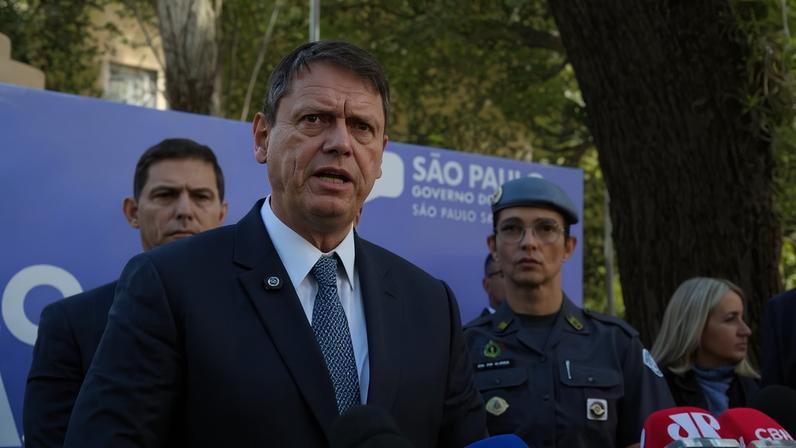 Governador de São Paulo, Tarcísio de Freitas, durante coletiva de imprensa — Foto: Reprodução/TV Globo