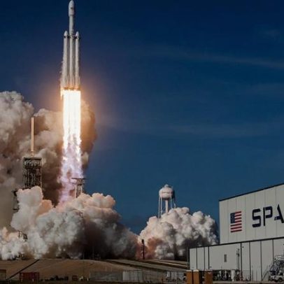 SpaceX inicia contagem regressiva para IPO histórico