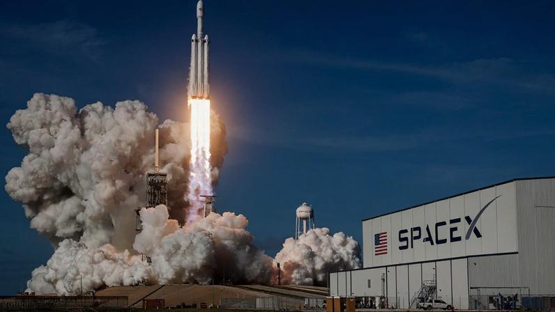 SpaceX começa contagem regressiva para IPO épico