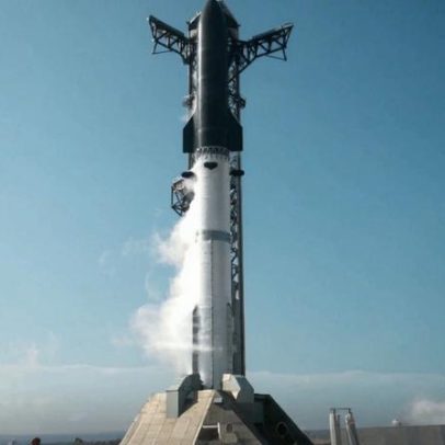 SpaceX lança foguete Starship para missões à Lua e a Marte