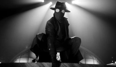 Spider-Noir costura suspense de super-heróis com estilo noir