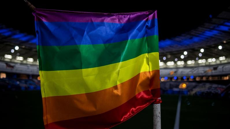 Durante suas partidas no Mineirão, clube celeste frequentemente realiza ações de conscientização contra a homofobia