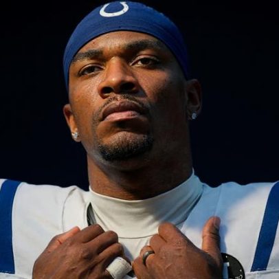 Anthony Richardson se apresenta a treinos voluntários dos Colts em negociação