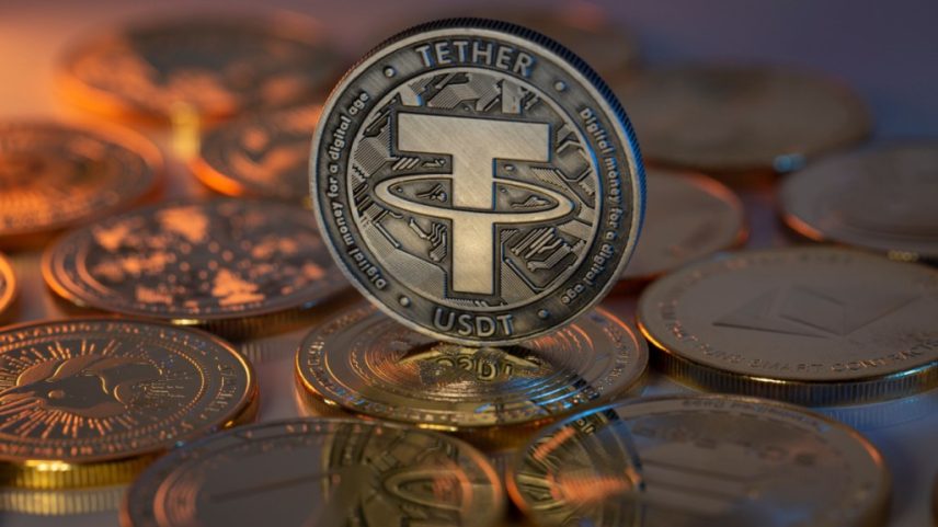 Moeda de Tether apoiada sobre outras deitadas