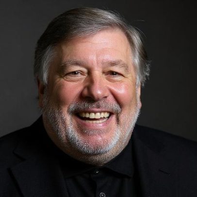 Steve Wozniak celebra IA durante fala e recebe aplausos