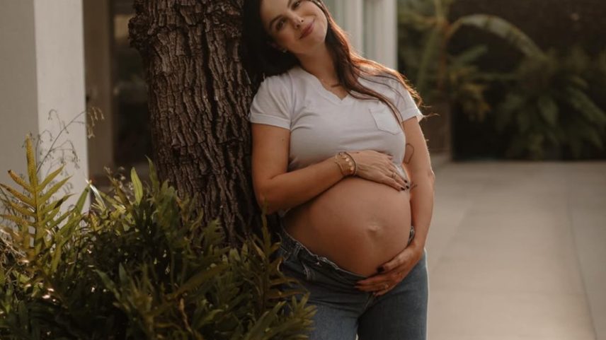 Sthefany Brito celebra entrada no nono mês de gestação com fotos exibindo o barrigão — Foto: Reprodução/Instagram
