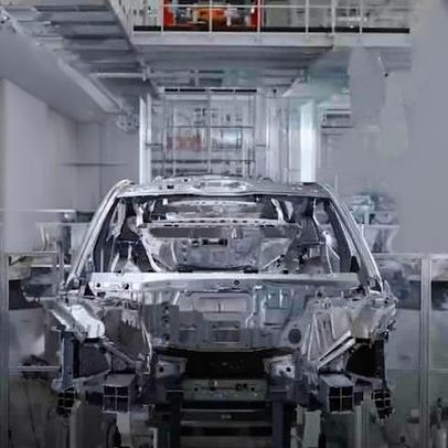 Xiaomi fabrica carro a cada 76 segundos e impulsiona a disputa automotiva chinesa