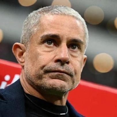 Sylvinho deixa Albânia após ausência na Copa; seleção anuncia substituto