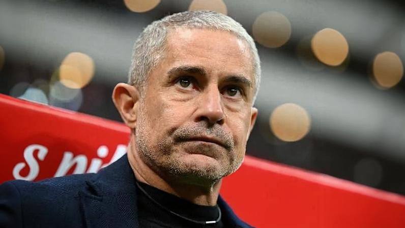 Sylvinho deixou o comando técnico da seleção da Albânia