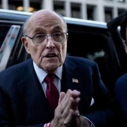 Rudy Giuliani é hospitalizado em estado crítico