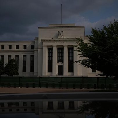 Fed: Guerra no Irã eleva incertezas e afeta política monetária