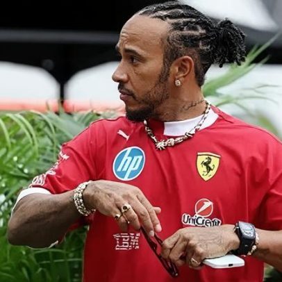Hamilton afasta rumores de aposentadoria e confirma permanência na Ferrari