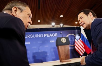 Chanceler da Rússia, Sergei Lavrov, e o secretário de Estado dos EUA, Marco Rubio