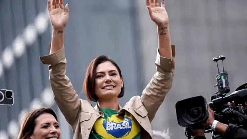 Ex-primeira-dama Michelle Bolsonaro durante ato em São Paulo - 07/09/2025REUTERS/Amanda Perobelli