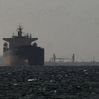 Irã afirma que 26 navios cruzaram o Estreito de Ormuz em 24 horas