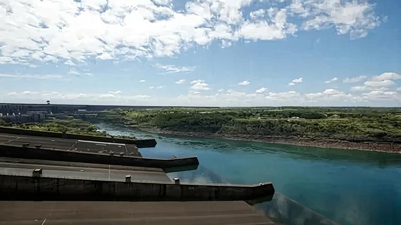 Vista da hidrelétrica de Itaipu