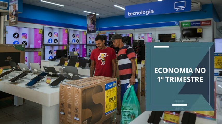 Com dólar em queda, vendas de celulares foram destaque no varejo em março — Foto: Editoria de Arte/Foto de Tuane Fernandes/Bloomberg