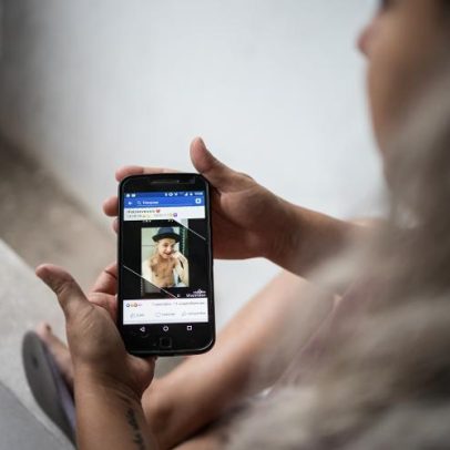 Mãe prova inocência do filho após 9 anos, PM condenado é libertado