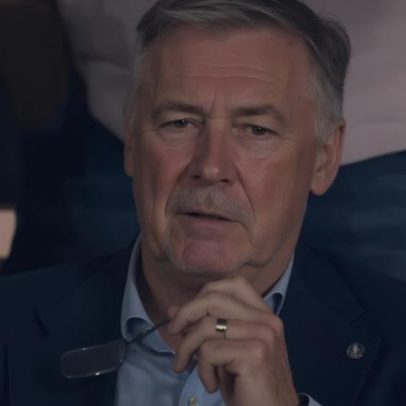 Ancelotti acompanha Athletico x Flamengo com sete da pré-lista em campo