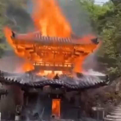 Templo budista com chama eterna pega fogo no Japão