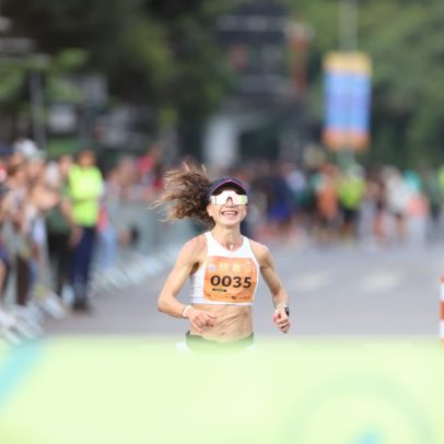 Eulália Santos vence Maratona Oficial de BH e faz história
