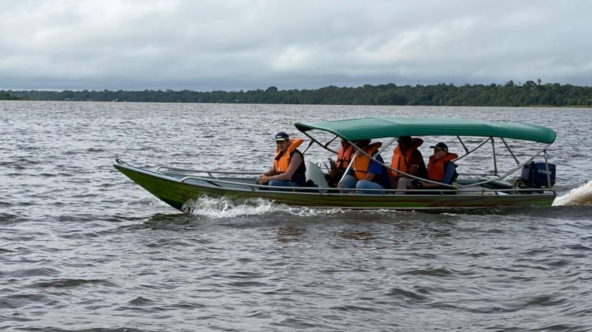 Pesquisadores chegando nas comunidades de Barcarena (PA). - Foto: Equipe CDDI/CCS