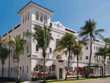 The Vineta Hotel tem atmosfera intimista em meio à fachada em estilo "Mediterranean Revival", típico de Palm Beach