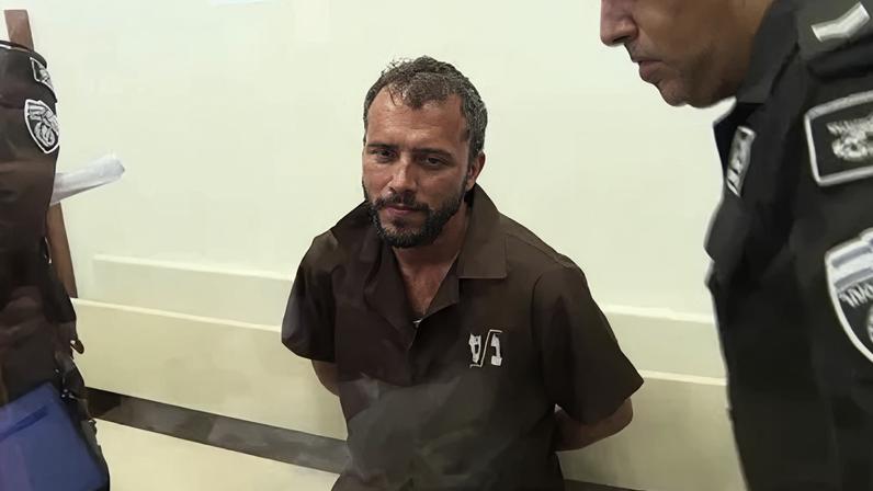 Thiago Ávila em tribunal de Israel após ser detido em flotilha