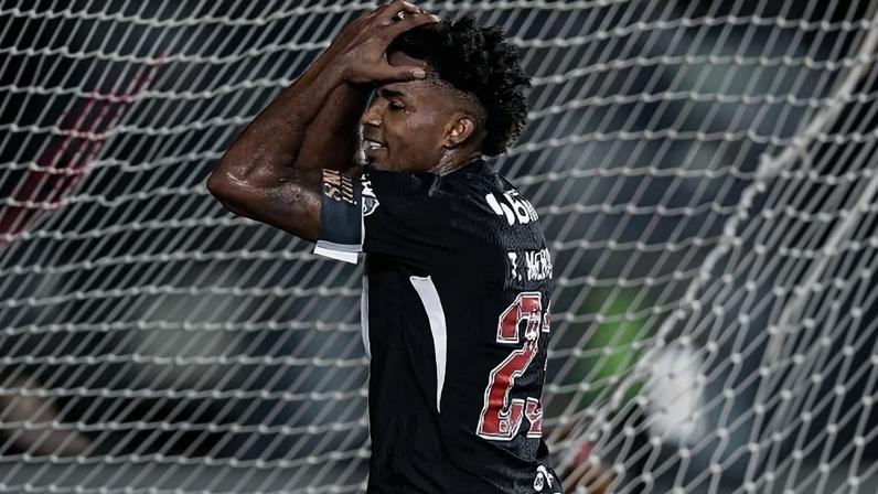 Thiago Mendes lamenta gol sofrido pelo Vasco contra o Bragantino