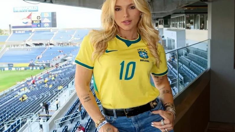 Glenda Kozlowski defende Virginia na cobertura da Copa pela Globo