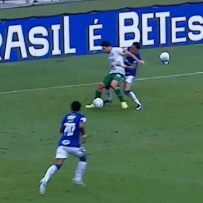 Gol do Cruzeiro é anulado contra a Chapecoense após revisão do VAR