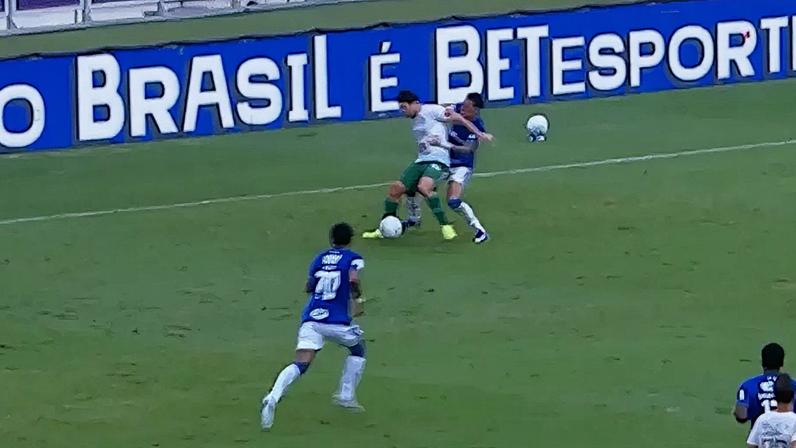 Gol do Cruzeiro é anulado contra a Chapecoense após revisão do VAR
