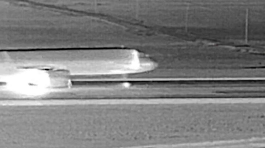 Vídeo mostra momento em que avião atropela pedestre durante decolagem nos EUA