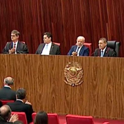 Alcolumbre não aplaude Messias na posse de Nunes Marques no TSE