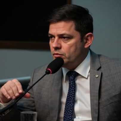 Proposta de transição de 10 anos para fim da escala 6x1 e redução do FGTS