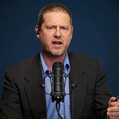 Tim Heidecker estreia como apresentador do InfoWars da The Onion
