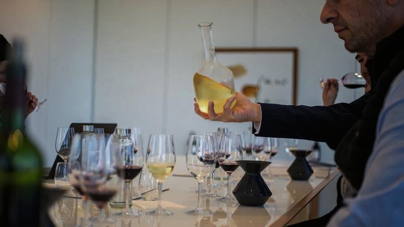 Bordeaux 2025 continua exploração de brancos secos de topo