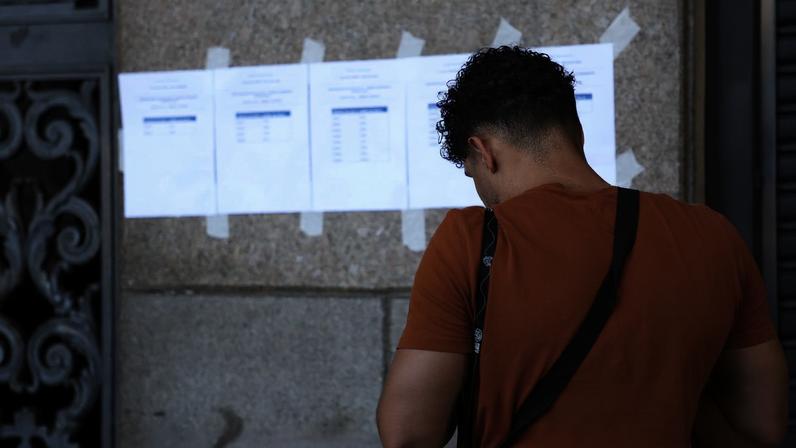 Candidatos chegam ao local de prova do Concurso Nacional Unificado (CNU), no centro do Rio de Janeiro. Foto: Tomaz Silva/Agência Brasil