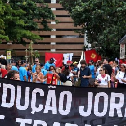 Caminhos da Reportagem analisa impactos da escala 6x1 no Brasil