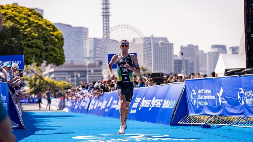 Miguel Hidalgo leva a prata na etapa de Yokohama do Circuito Mundial de Triatlo — Foto: Tommy Zaferes/World Triathlon