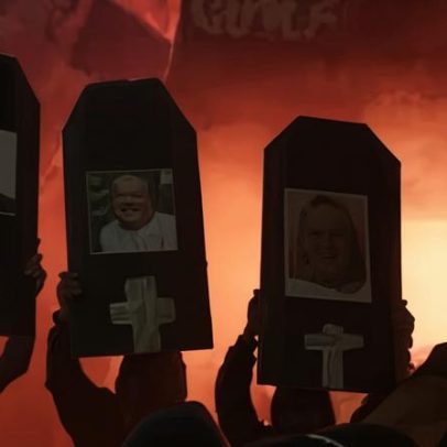 Torcida do Santos protesta na Vila durante votação de novo estatuto
