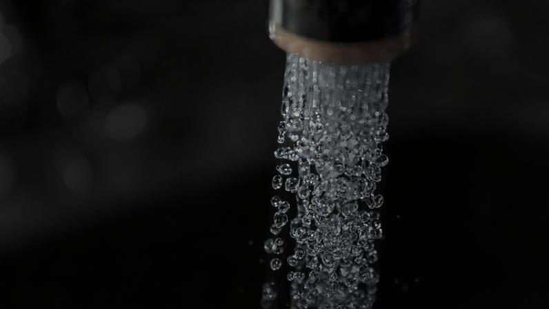 Copasa, estatal de água e esgoto de Minas, atende 12 milhões de pessoas e fatura R$ 7,5 bilhões por ano