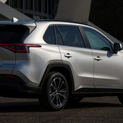 Toyota Corolla Cross ganha versão de 7 lugares para competir com Jeep Commander